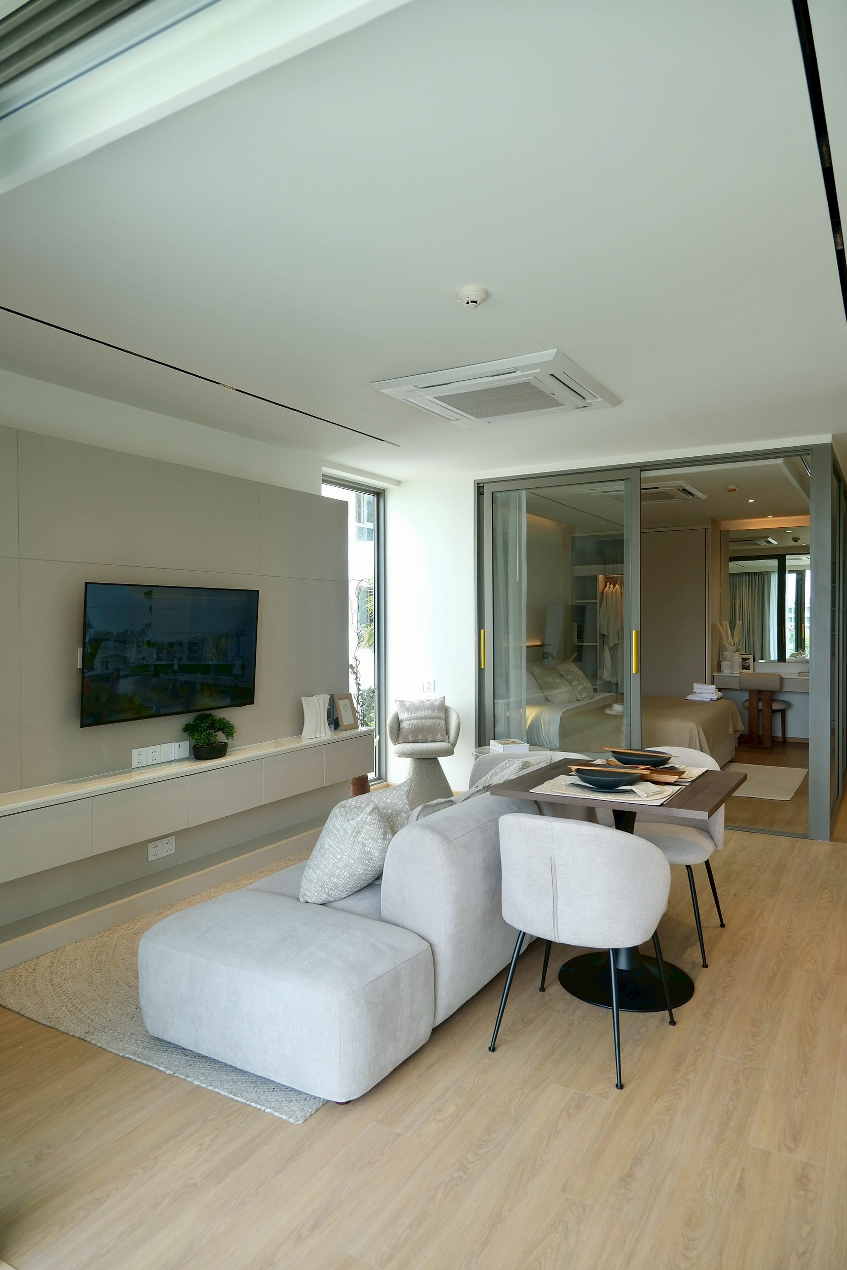 The Aqua 35